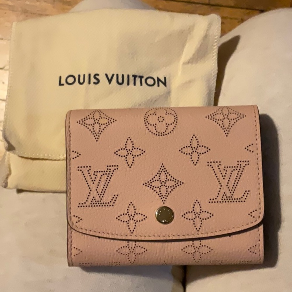 Louis Vuitton - Compact Iris Wallet - Magnolia (excellent condition)
